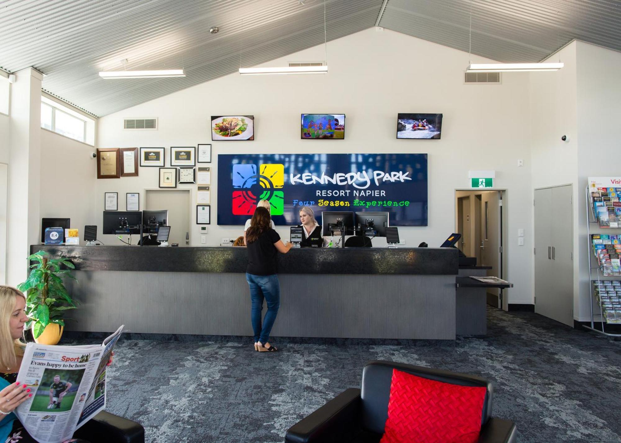 Kennedy Park Resort Napier Bagian luar foto